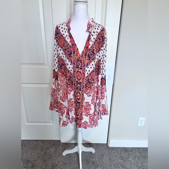 Free People Magic Mystery Tunic Bell
Sleeve Mini Dress Button Detail Sz Medium - Picture 2 of 16
